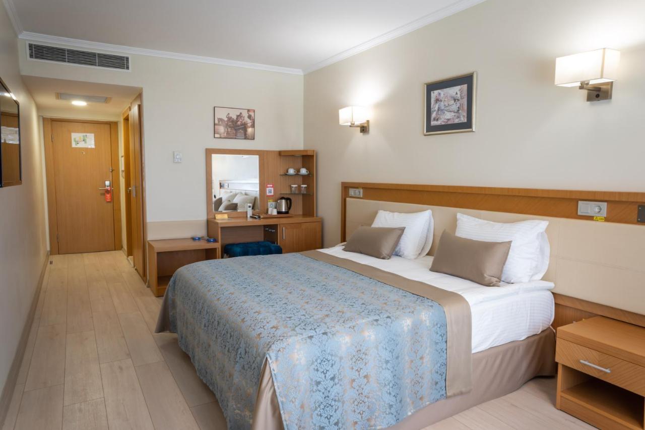 Patalya Lakeside Resort Hotel Golbası Buitenkant foto